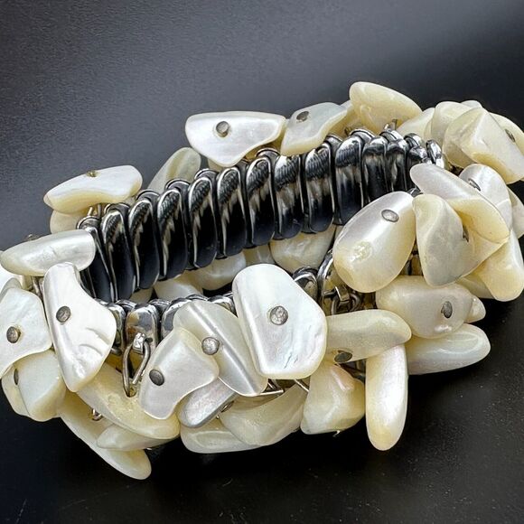 Vintage Cha Cha Mother Of Pearl Chips Bead Expandable Bracelet Signed Japan JSFK - Picture 9 of 9